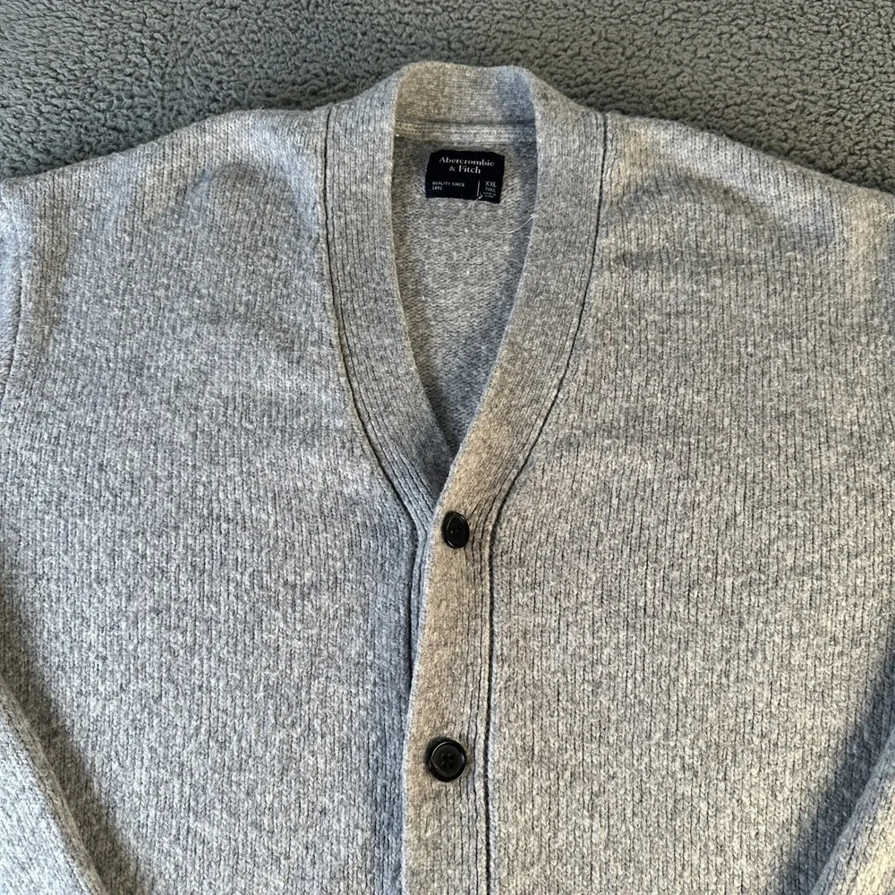 Abercrombie‎ Fitch Cardigan Mens XXL Tall Gray VNeck Button Front Pocket Knit